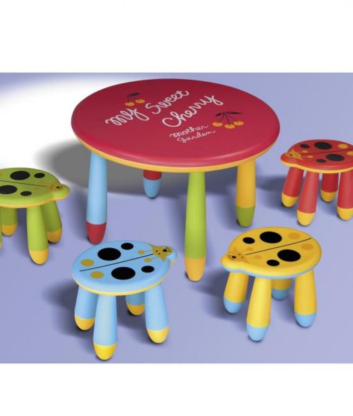 Table et tabourets enfant