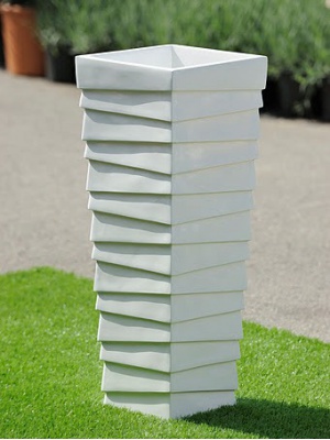 Pot Pyramide en fibre de verre taille M