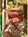 CHAISE ARC EN CIEL ROUGE EN SITUATION 